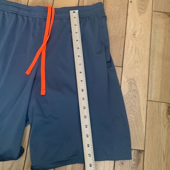 Under Armour Athletic Shorts Running Workout Gym Outdoor Hiking Men’s Large - Picture 3 of 5